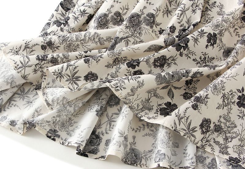 Gonna midi a vita alta con drappeggio floreale per donna; gonna a trapezio; abito lungo._voghion.com