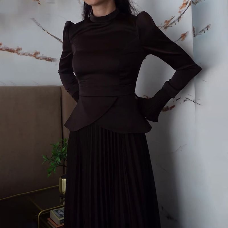 Elegantes, zweiteiliges langes Kleid mit hohem Halsausschnitt und Taillenbindung für Damen – stilvolles und vielseitiges Outfit für Arbeit und Abend_voghion.com