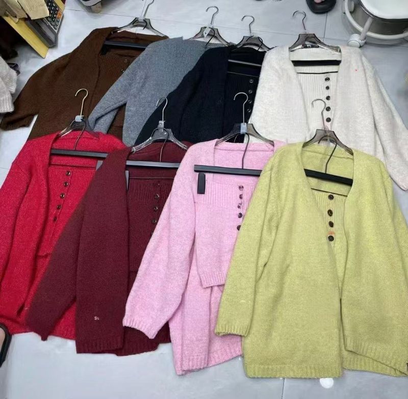 Ensemble deux pièces chic de style coréen : bralette en tricot épais à un bouton + cardigan oversize en laine d'alpaga (plusieurs couleurs)_voghion.com