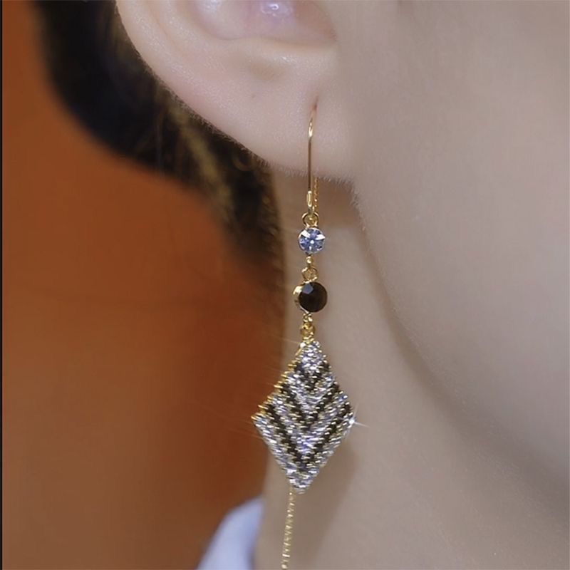 Boucles d'oreilles en forme de losange, design unique, de haute qualité, avec des milliers d'oiseaux, boucles d'oreilles, boucles d'oreilles à pampilles longues et lumineuses en zircon noir et blanc de luxe, qui mettent en valeur le visage_voghion.com