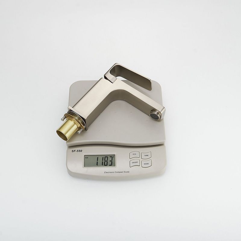 Single Hole Single-Handle Bathroom Faucet In Brushed Nickel_voghion.com