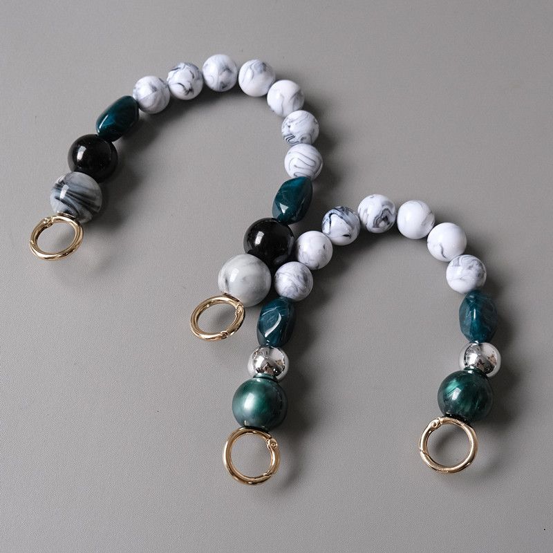 Modische, persönlichkeitsstarke, handgefertigte Farbblock-Harztasche mit Perlen und Handkette aus Acrylperlen_voghion.com