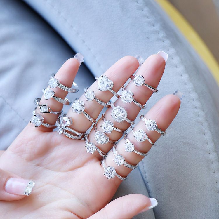 Sølvring til kvinder New Style Fashion Star Samme stil Fire Claw 1ct Moissanite Diamantring Temperament Micro Indlagt Fingerring_voghion.com