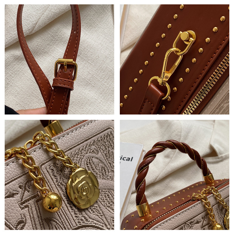 Design para mulheres 2024 Nova bolsa feminina transversal popular portátil pequena bolsa quadrada bordada_voghion.com
