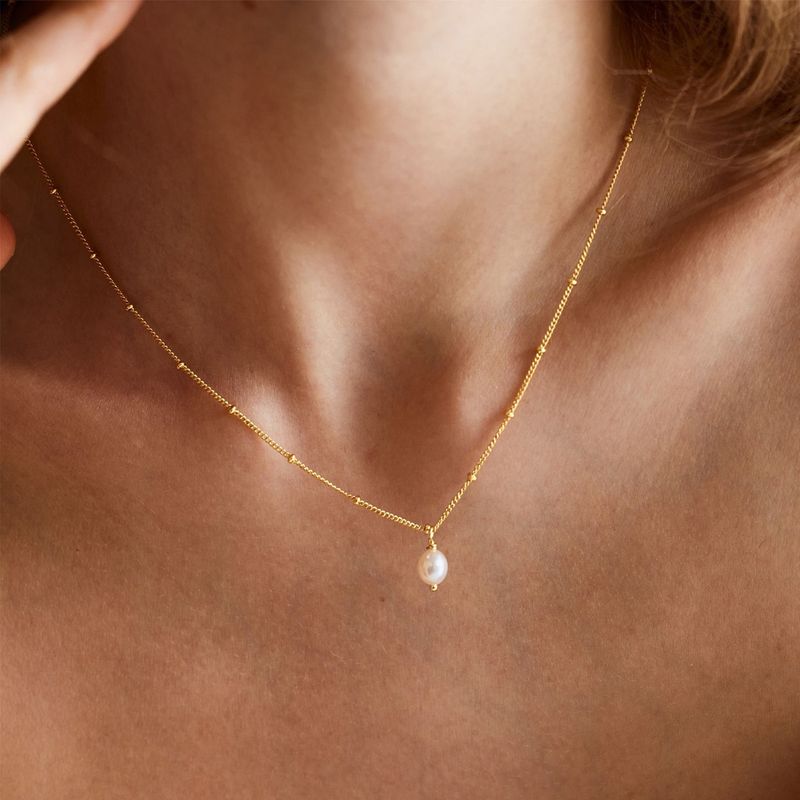 Collana con ciondolo in perla naturale a catena semplice in acciaio inossidabile color oro fresco INS, resistente allo sbiadimento_voghion.com
