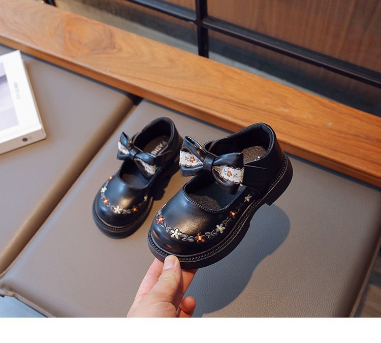 Kinderschuhe Mädchen Frühling und Herbst Neue kleine Lederschuhe mit weicher Unterseite, rutschfeste Retro-Einzelschuhe, mittlere und große Kinderprinzessinnenschuhe_voghion.com