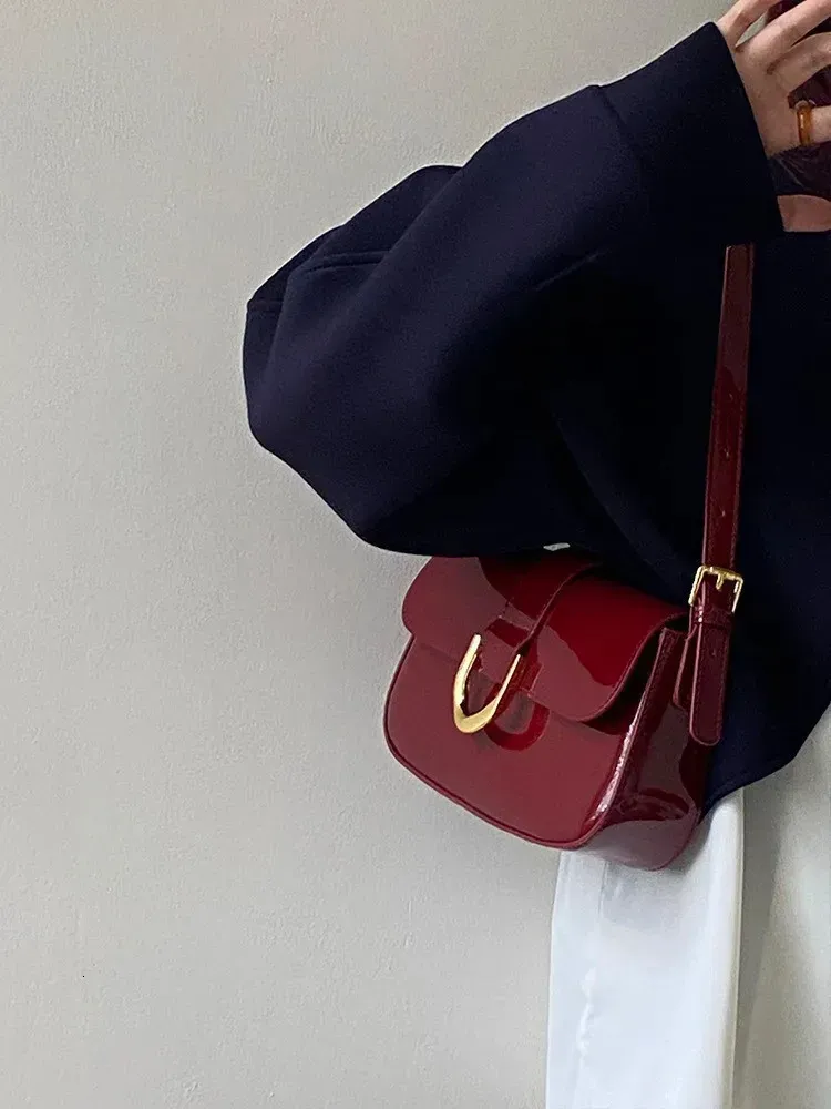 Klassische, lässige Umhängetasche aus PU-Leder mit Hufeisenschnalle, einfarbig, kleine Umhängetasche mit Reißverschluss für Damen_voghion.com