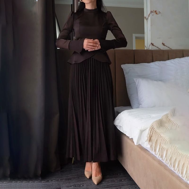Elegantes, zweiteiliges langes Kleid mit hohem Halsausschnitt und Taillenbindung für Damen – stilvolles und vielseitiges Outfit für Arbeit und Abend_voghion.com