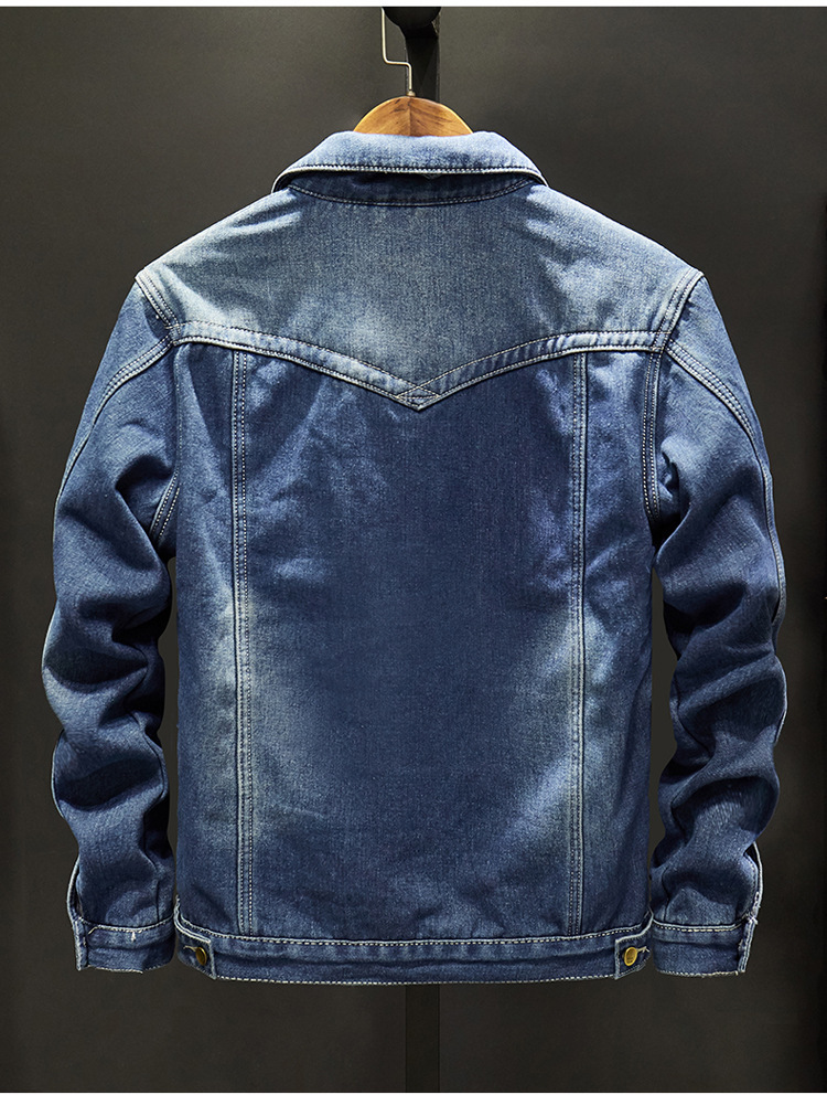 Herren-Outfits: Stilvoller, klassischer Herren-Mantel mit Reverskragen für den Winter_voghion.com
