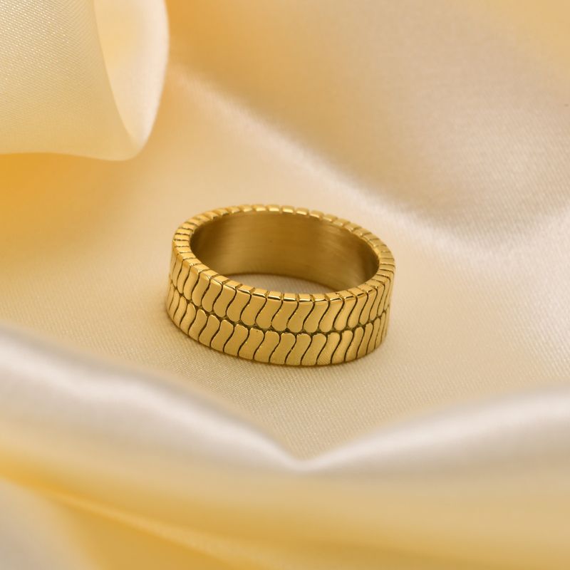 Damenschmuck, Fischschuppenring aus Titanstahl, stapelbar, minimalistisches Band für Frauen, trendiges geometrisches Statement-Stück, Größen 6–9_voghion.com