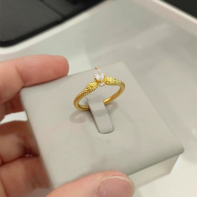 Vintage Style Gold Twin 2025 Zodiac Snake Year Water Drop Sparkling Diamond High-Value Versatile Index Finger Ring_voghion.com