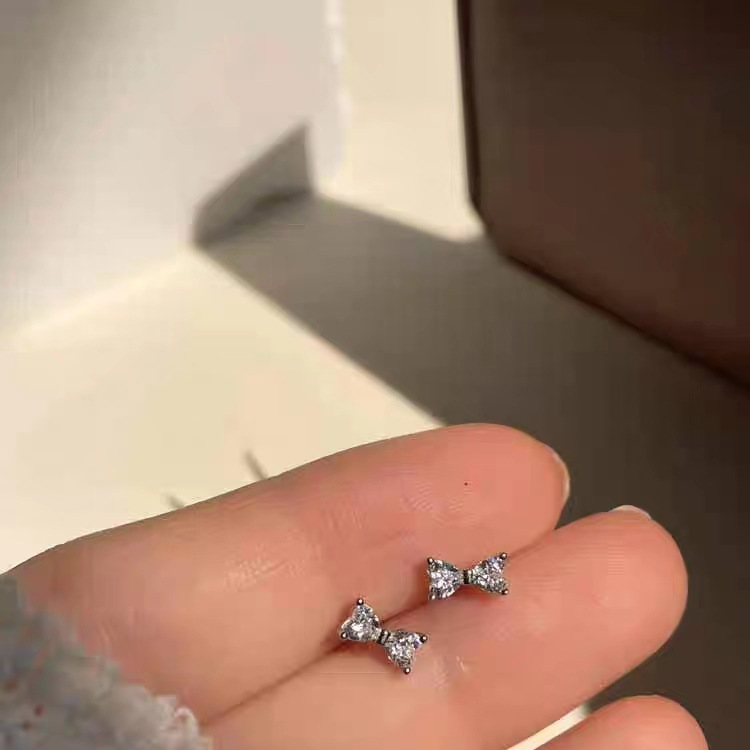 Gioielli in argento S925 Sterling Silver Bowknot Orecchini per le donne Semplice Ins Niche Design Classico Tutti gli orecchini abbinati_voghion.com
