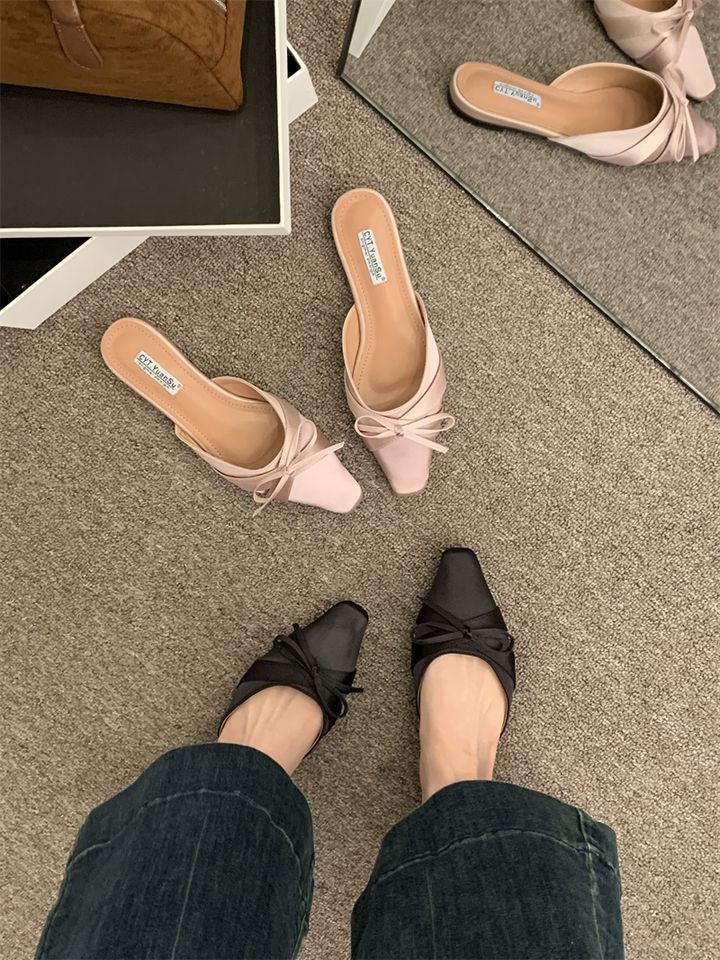 Hausschuhe mit quadratischem Kopf und flacher Zehenpartie für die Sommersaison 2025, neue Seide, Satin, Perle, vielseitig, schön, cool und_voghion.com