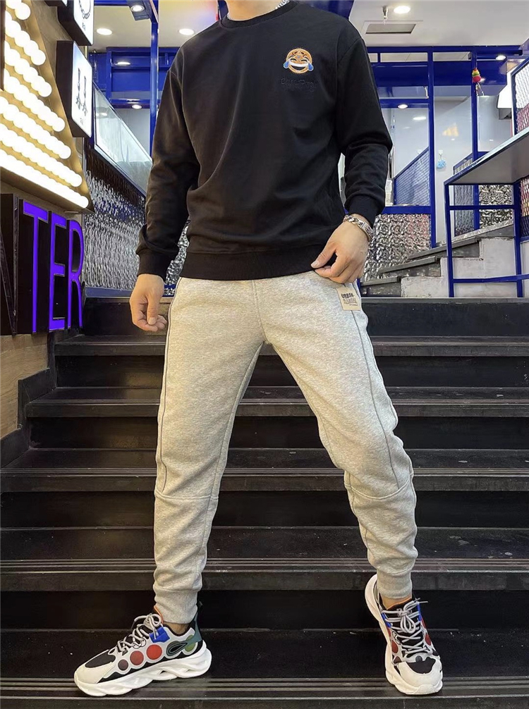 Männer in Guards 2022 Herbst Neue Smiley Gesicht Langarm Mode Lose Pullover Mantel Kwai Net Rot Rundhals Kleidung_voghion.com