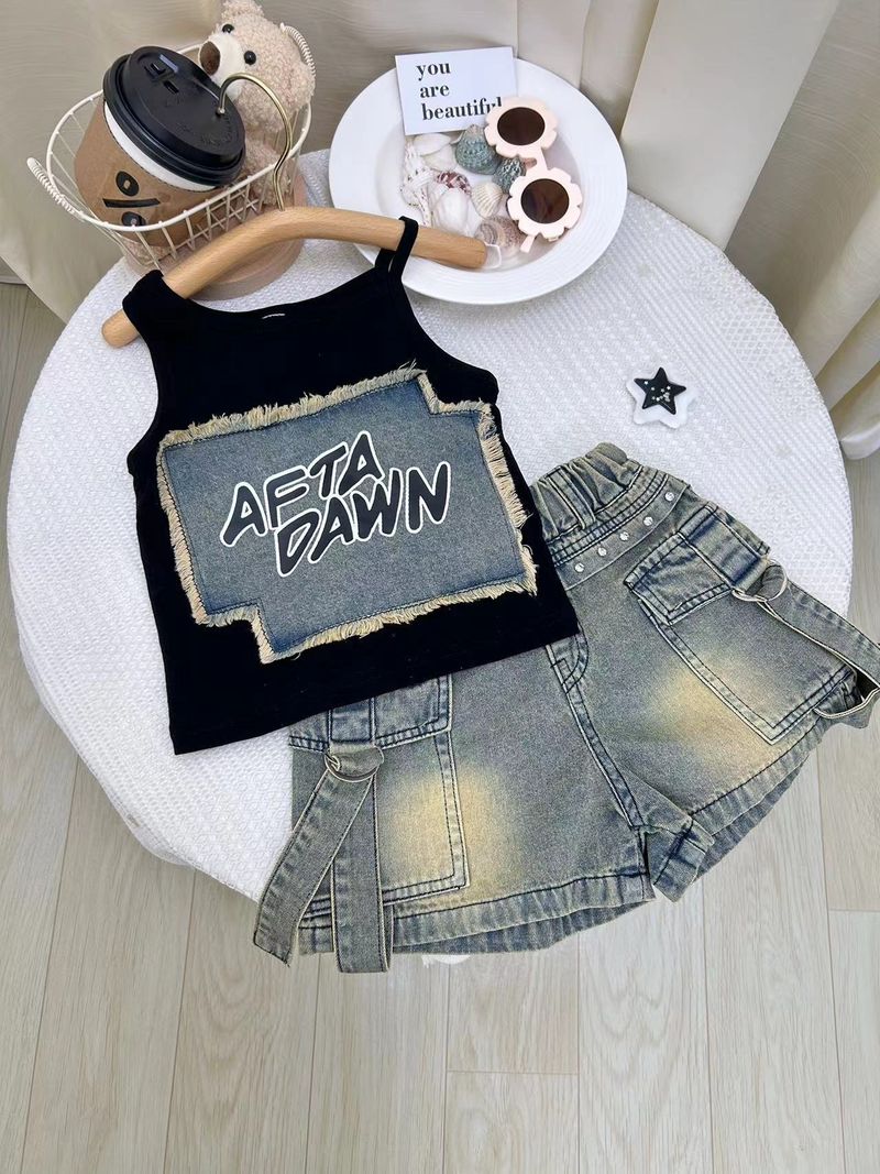 Kid's Clothing 2025 Summer New Fashionable Girls Stitching Printed Vest Plus Heavy Denim Shorts_voghion.com