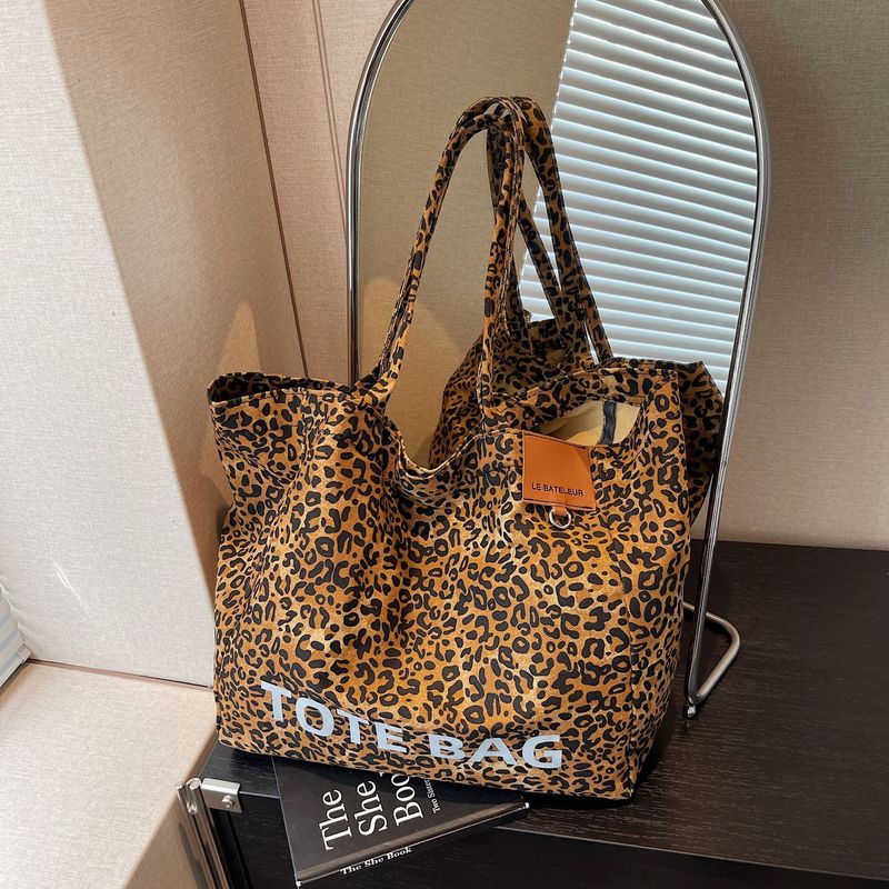 Zaino in tela coreano con stampa leopardata, grande capacità, borsa a tracolla singola da donna, molto venduta_voghion.com