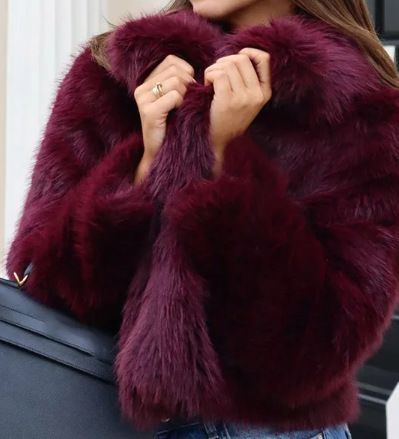 Eleganter burgunderroter Kunstpelzmantel mit Reverskragen – Kurze Winterjacke für Damen, warmes Fleecefutter, stylische Oberbekleidung fürs Büro & die Freizeit_voghion.com