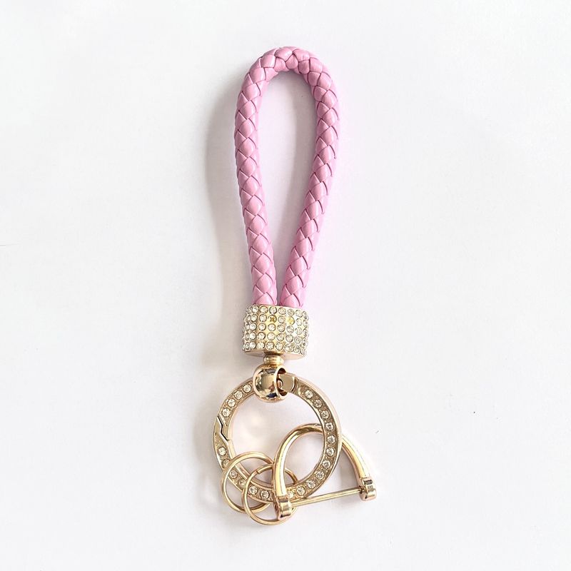 Porte-clés pendentif en cuir tissé fait main avec motif de voiture en diamant, breloque de sac assortie, petit cadeau_voghion.com