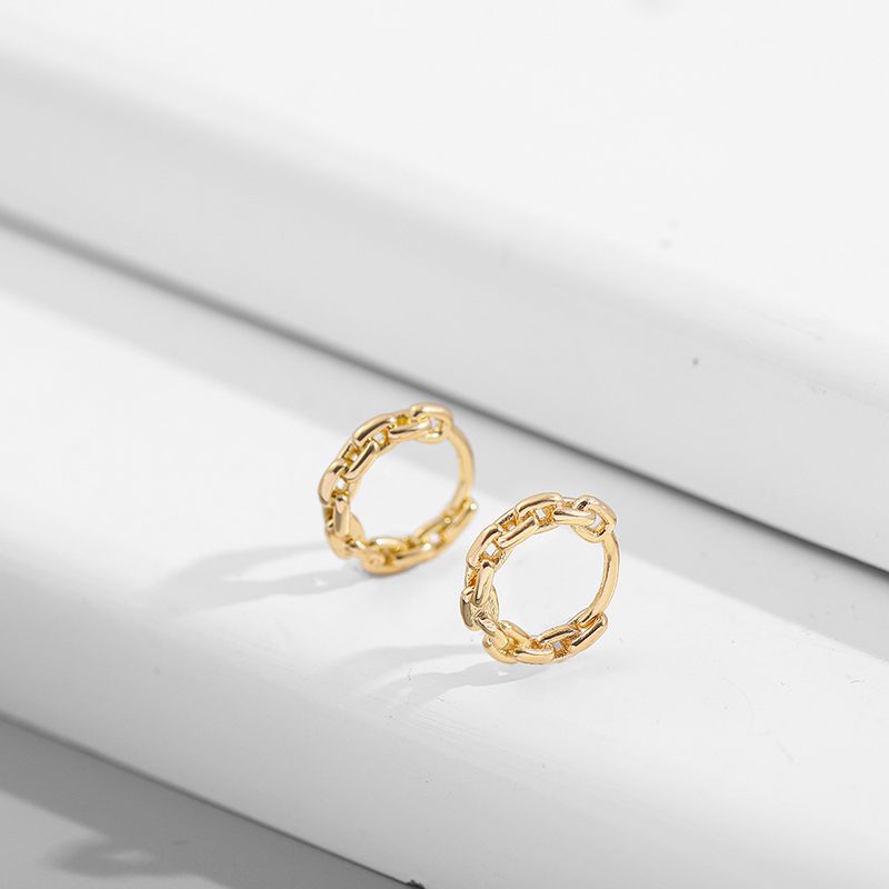 Popular Design Geometric Twisted Earrings Net Celebrity C Shaped Earrings Matte Earrings_voghion.com