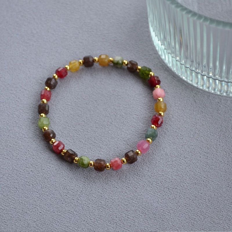 Bracciale elastico semplice ed elegante, dolce e quotidiano, con tormalina, geometrico, colorato e tagliato a cubetti, stile francese, di nicchia_voghion.com