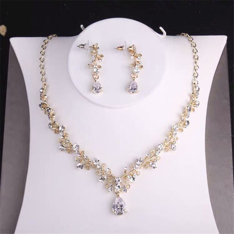2020 New Bridal Necklace Crown Three-piece Set Alloy Inlaid with Rhinestone Tiara Birthday Crown Wedding Dress Accessories_voghion.com