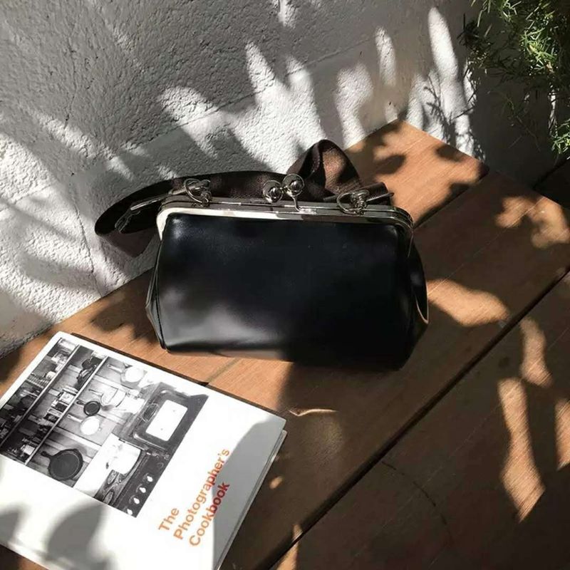 Bag's new solid color PU clip Korean East Gate women's bag, simple single shoulder crossbody bag_voghion.com