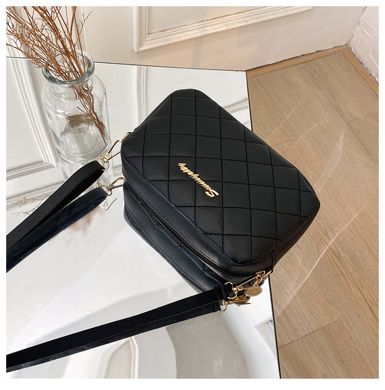 2023 Nappa Piccola Borsa A Tracolla Per Le Donne Trend Lingge Ricamo Macchina Fotografica Borsa A Tracolla Femminile Catena Di Moda Borse A Tracolla Da Donna_voghion.com