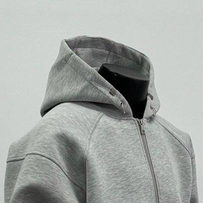 Boxy Zip-Up Hoodie für Herren – Cleanfit Cropped Jacke mit Oversized-Silhouette & Streetwear-Minimalismus für urbanes Layering_voghion.com