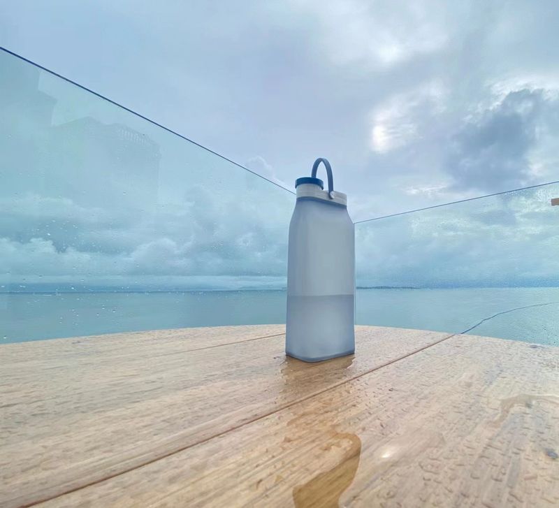 Gobelet à eau pliable en silicone portable pour sports de plein air, bouteille de lait de grande capacité, style nordique minimaliste, idéal pour les voyages_voghion.com