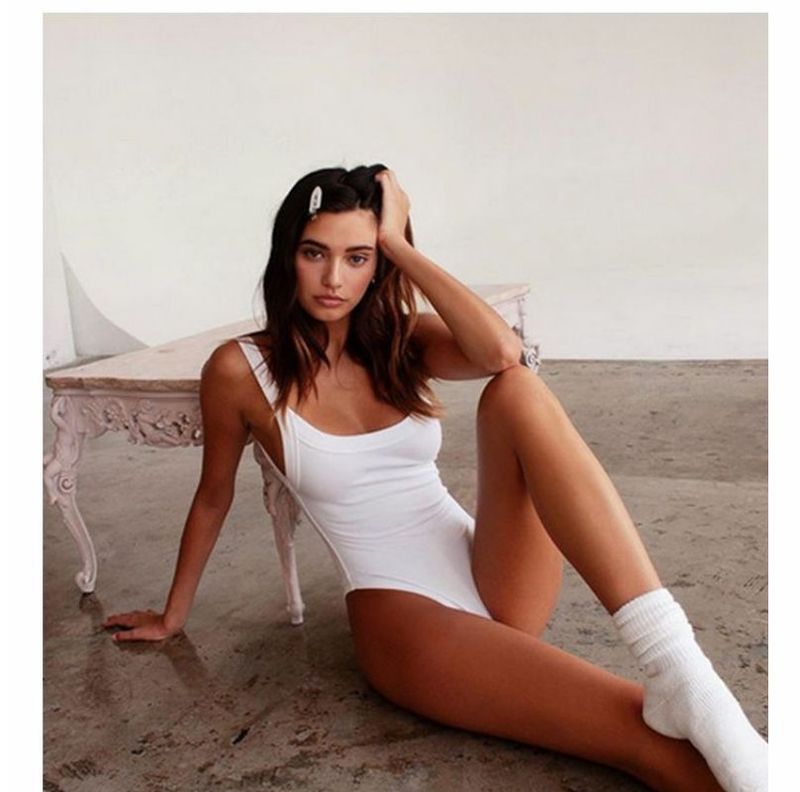 Canotta senza schienale con bordo largo per donna, nuova tuta estiva alla moda con spalline spesse e bottoni nascosti._voghion.com