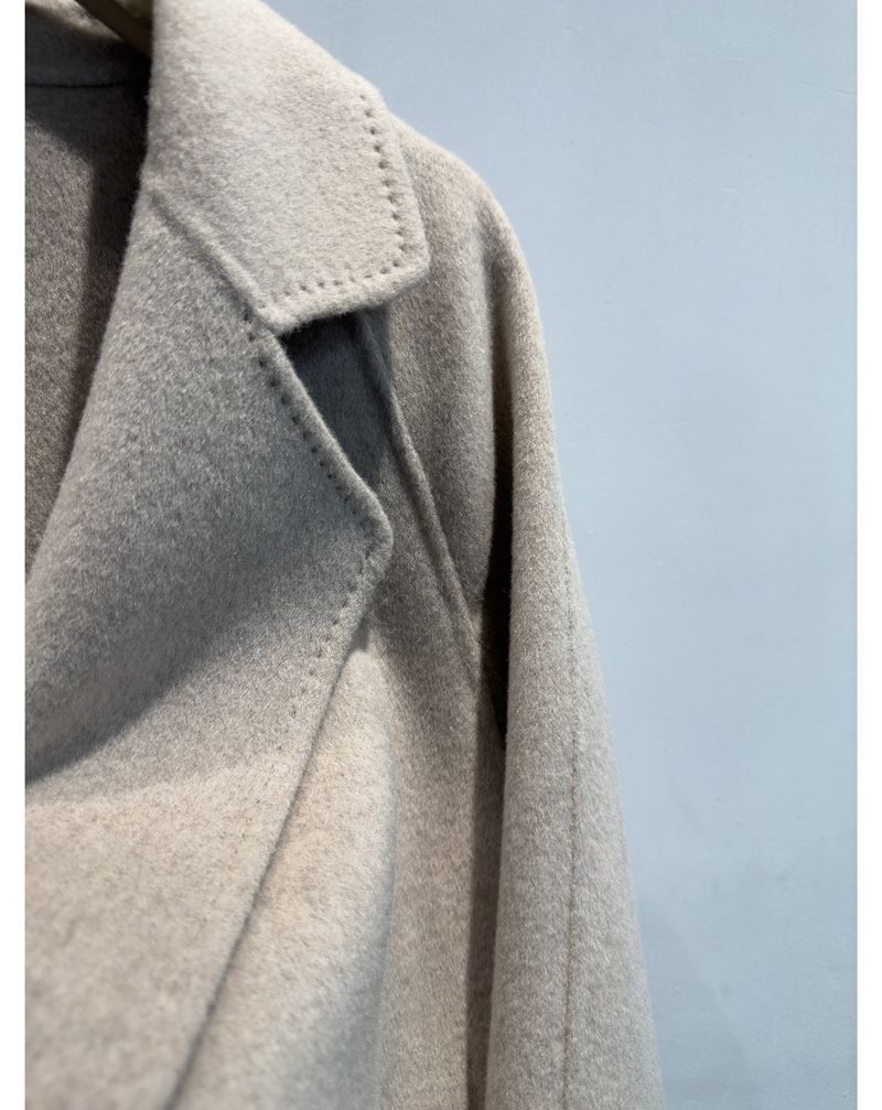 Trench double-face di lusso in misto cashmere e seta per donna – Elegante design con spalle scese, cappotto lungo aderente con drappeggio lusinghiero_voghion.com