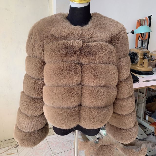 Haining fabbrica di pellicce all'ingrosso autunno e inverno nuovo caldo tempo libero splicing donne pelliccia di volpe cappotto abbigliamento femminile_voghion.com
