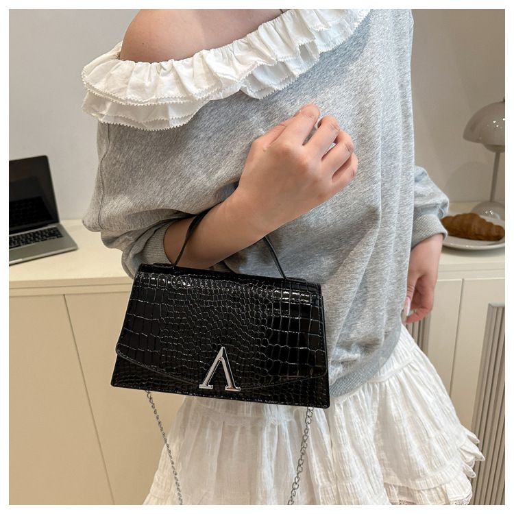 Elegante borsa da sera con tracolla a catena - Versatile borsa a tracolla e a spalla per donna, design minimalista in nero/bianco/marrone/oro/argento_voghion.com