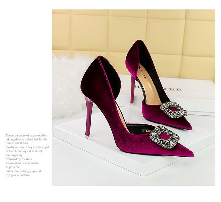 1363-K83 Bankett Dünne Absätze Verdicktes Wildleder Spitz Seitlich Hohl Metall Wasser Diamant Schnalle Ultra High Heel Einzelschuhe_voghion.com