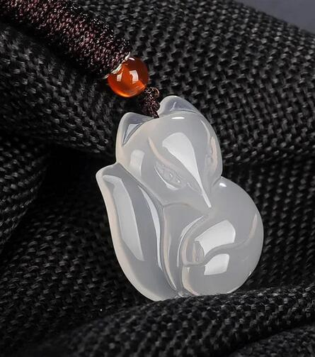 Collier pendentif renard en Agate, calcédoine, blanc et vert naturel, bijou de mode, amulette sculptée, porte-bonheur pour femmes et hommes_voghion.com