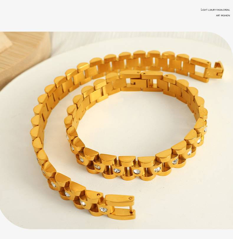 Retro style exquisite bracelet for girls gold round white rhinestone watch chain does not fade jewelry_voghion.com