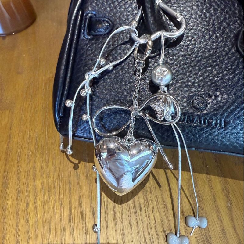 Accessory Keychain Minimalist Silver Heart Keyring Fall/Winter 2025 New_voghion.com