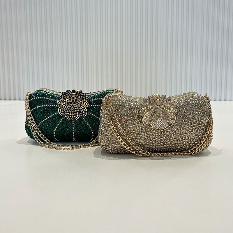 Borsa a tracolla da sera con paillettes e diamanti, elegante e raffinata_voghion.com