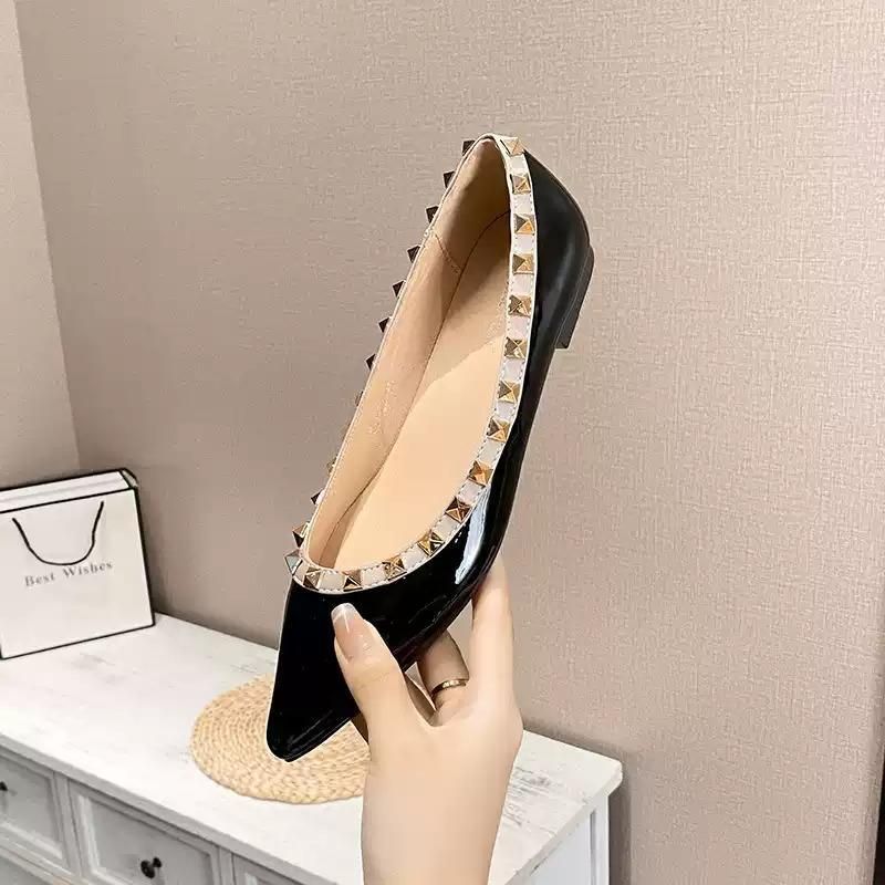 Studded Nude Pointed Soft Patent Leather French Style Elegant Women's Flats Spring New Fashion Versatile Commuter Shoes_voghion.com