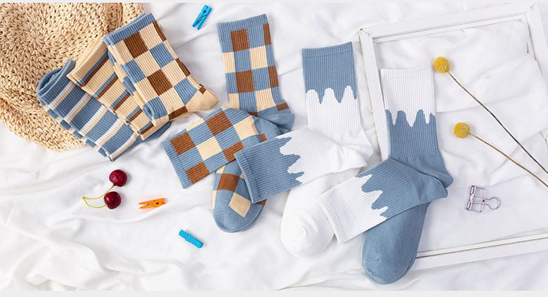 Fréijoer a Summer nei Fraekaréiert Retro Mëttelrouersocken Japanesch College-Stil Studenten Kotteng Fraesocken Hiersteller Grousshandel_voghion.com