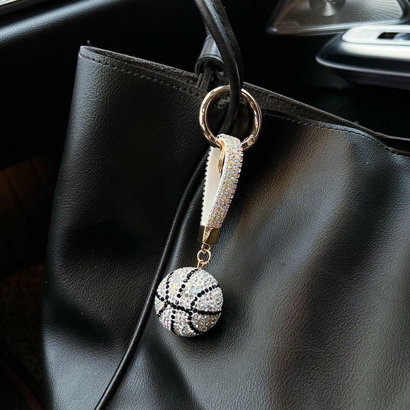 Nuovo ciondolo creativo per decorazione borsa con portachiavi per auto con diamanti incastonati in argilla, versione coreana, a forma di pallone da basket_voghion.com