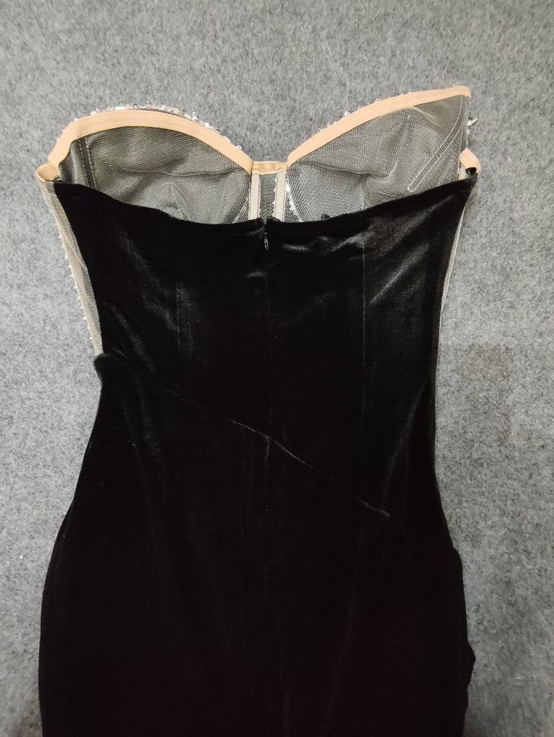 Elegantes Meerjungfrauen-Abendkleid aus Samt mit aufwendiger Perlenstickerei – Korsett mit tiefem V-Ausschnitt für Partys, Bankette und besondere Anlässe_voghion.com