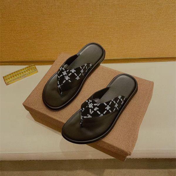 2025 Sommer Neue Herren Casual Outdoor Trendy Non-Slip High-End Feel Beach Flip-Flops_voghion.com
