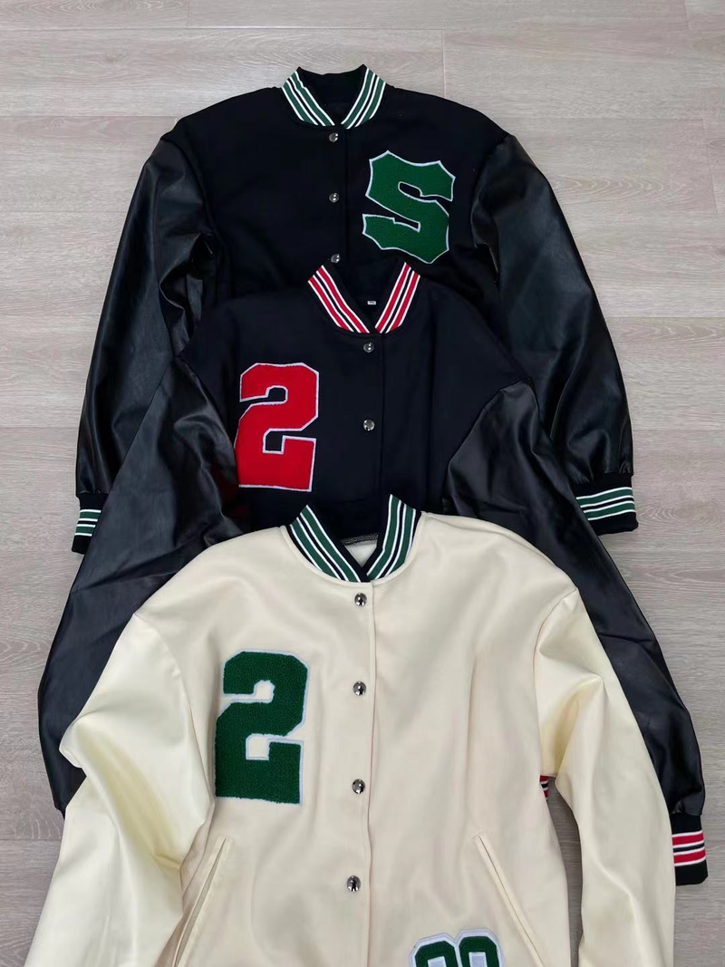 Chaqueta de béisbol engrosada de lana con letras para mujer_voghion.com