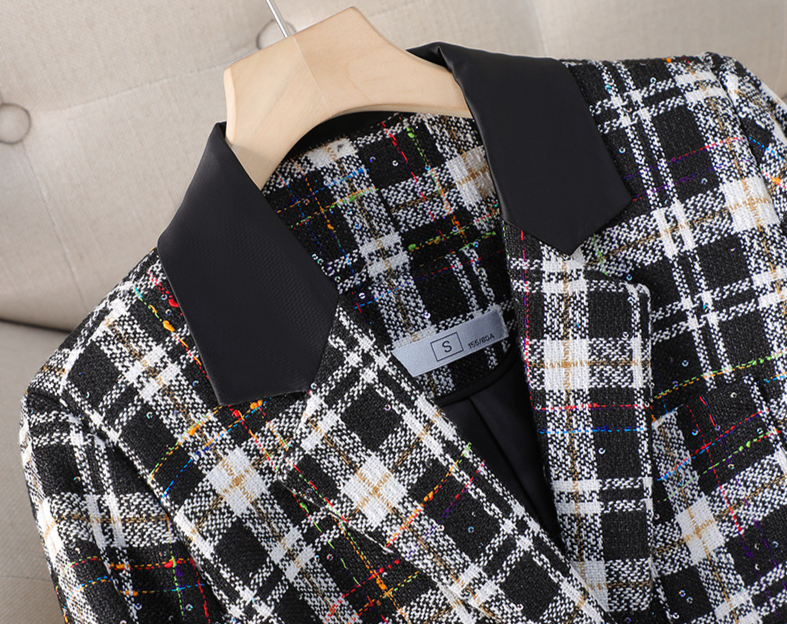 Abbigliamento da donna, abito da donna piccolo, stile profumo, pantaloncini in tweed, abito da donna piccolo, abito da west_voghion.com