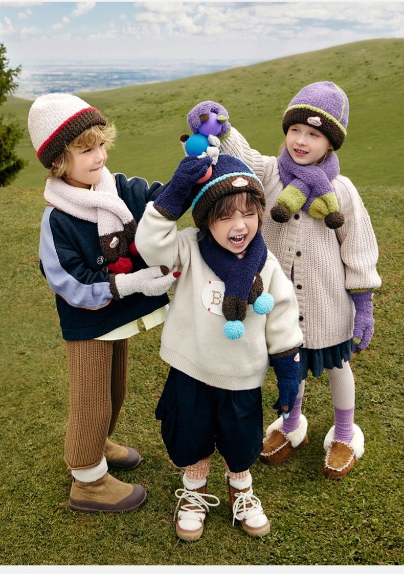 Cappelli e set invernali coordinati per la famiglia: berretto morbido in maglia con sciarpa e guanti_voghion.com
