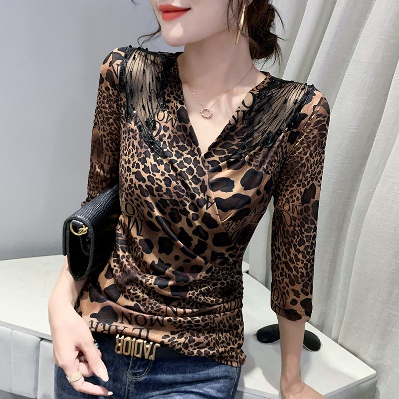 Maglietta dimagrante aderente con scollo a V incrociato e perline in rete, nuova moda autunno 2025, per donna_voghion.com