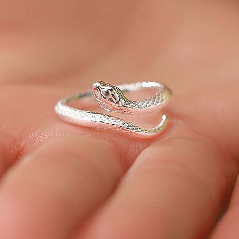 Anello in argento alla moda a forma di serpente retrò, stile punk regolabile, gioielli da donna 2024_voghion.com