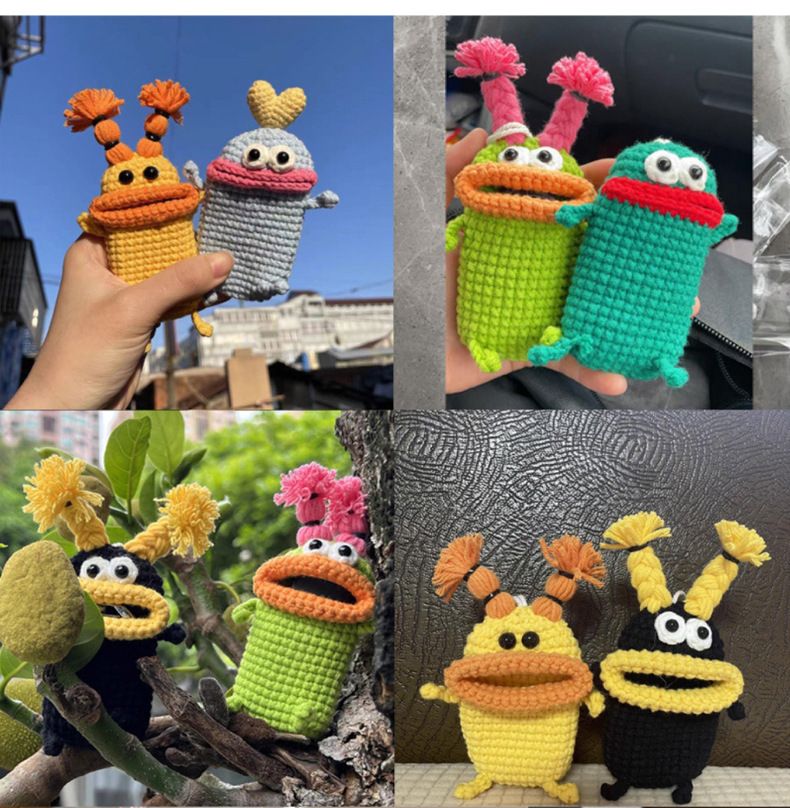 Kleine und kreative süße Cartoon-Pack Wurst Wolle Auto Anhänger Big Mouth Monster Schlüssel Abdeckung Shell Schnalle_voghion.com