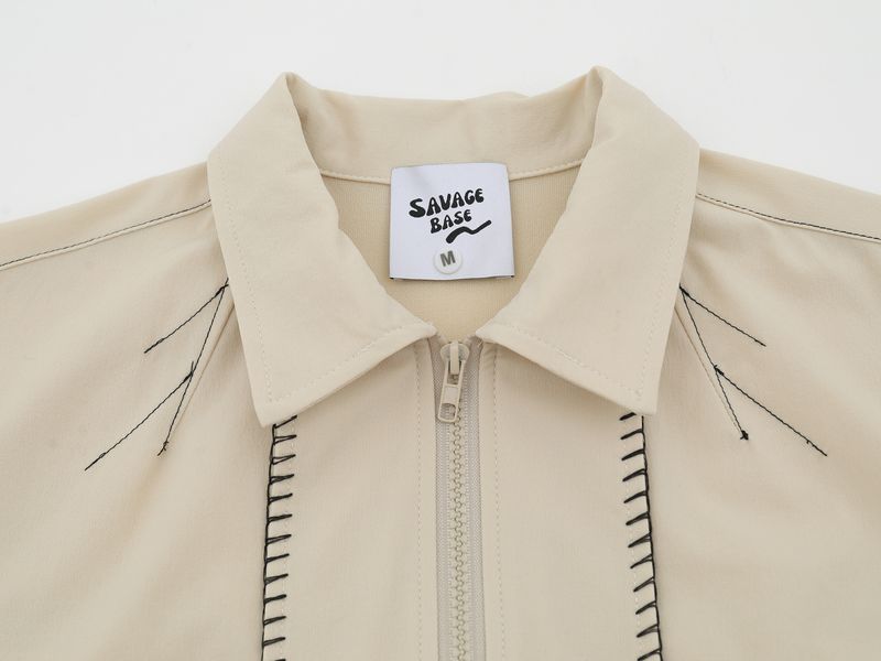 Herrenbekleidung, spezielle Saumnaht, Kontrastfarbe, helle Linie, kurzärmeliges Hemd, Nischendesign, lose Blattspleißstruktur, Reißverschluss-Strickjacke_voghion.com